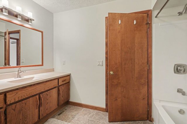 2021 Crescent Drive, Bay City, MI 48706