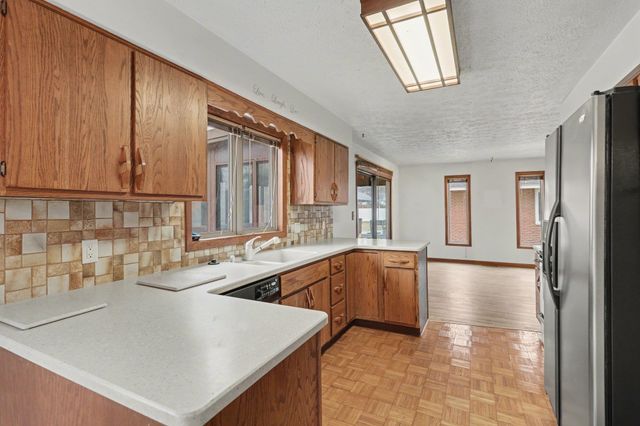 2021 Crescent Drive, Bay City, MI 48706