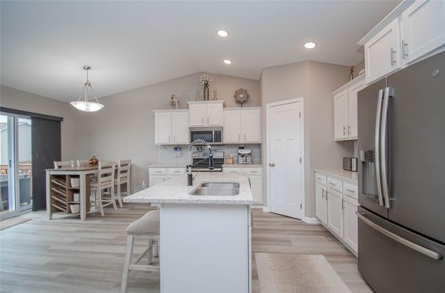 1110 Luther Drive, Adel, IA 50003