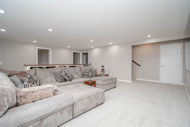 1110 Luther Drive, Adel, IA 50003