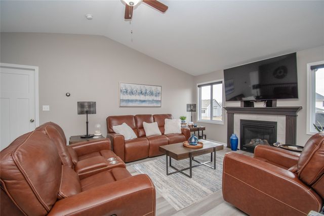 1110 Luther Drive, Adel, IA 50003