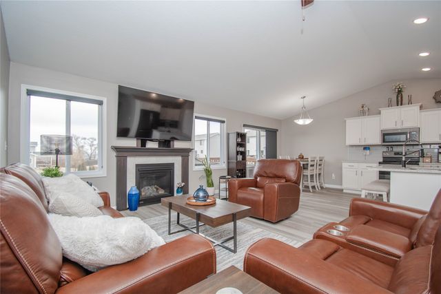 1110 Luther Drive, Adel, IA 50003