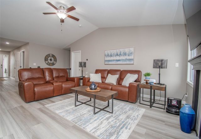 1110 Luther Drive, Adel, IA 50003