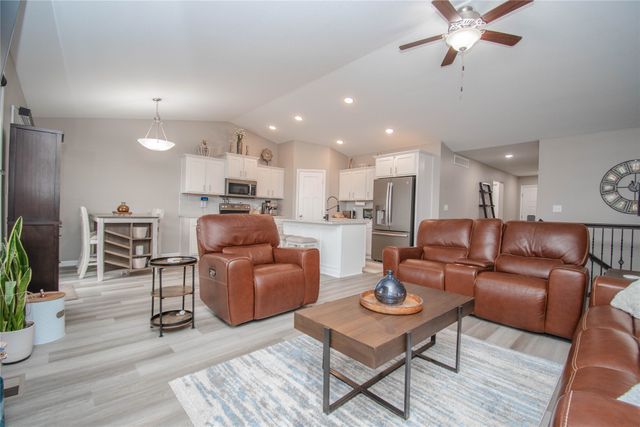 1110 Luther Drive, Adel, IA 50003