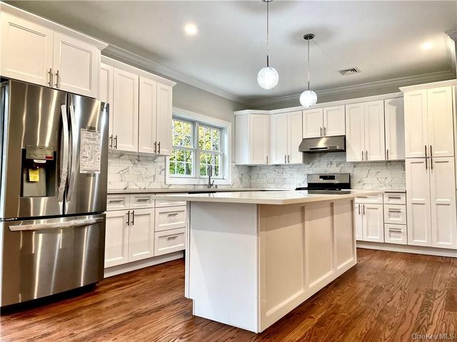 1 Kewanee Road, New Rochelle, NY 10804