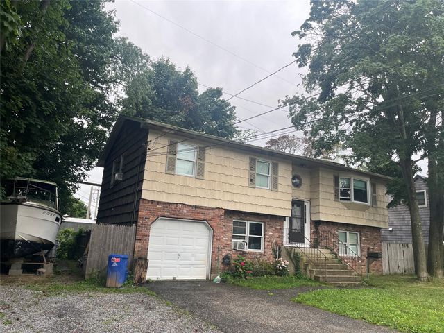 64 Boulevard Avenue, Greenlawn, NY 11740