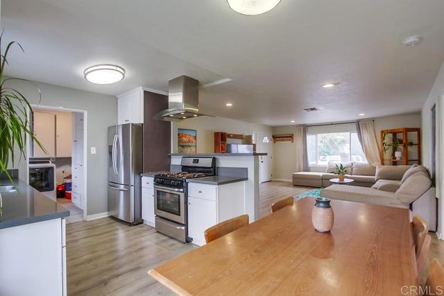 801 W 11th Avenue, Escondido, CA 92025