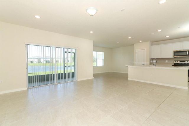 5345 ROYAL POINT AVENUE, Kissimmee, FL 34746
