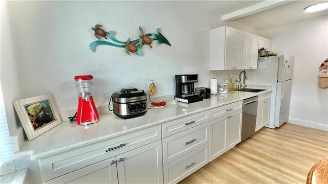 923 22nd Place 106, Vero Beach, FL 32960