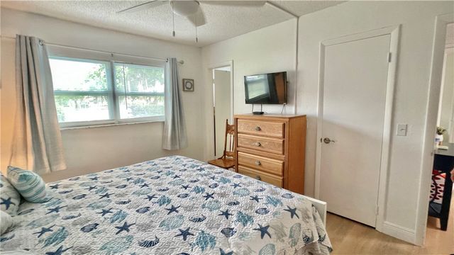 923 22nd Place 106, Vero Beach, FL 32960
