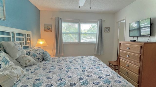 923 22nd Place 106, Vero Beach, FL 32960