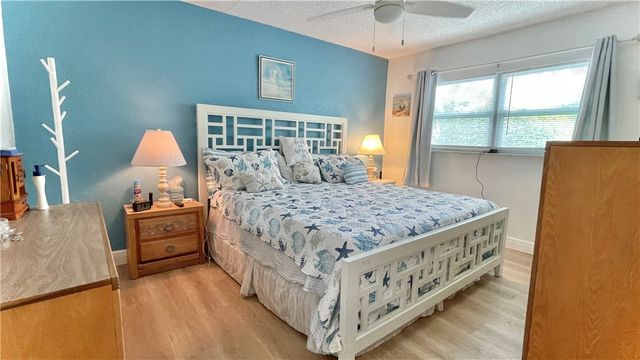923 22nd Place 106, Vero Beach, FL 32960