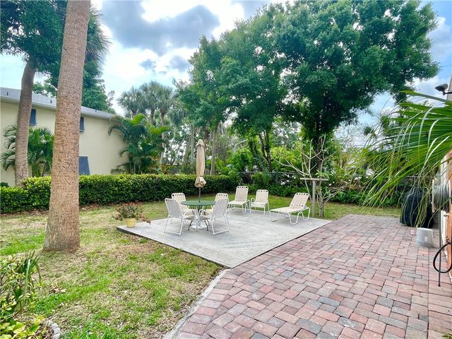 923 22nd Place 106, Vero Beach, FL 32960