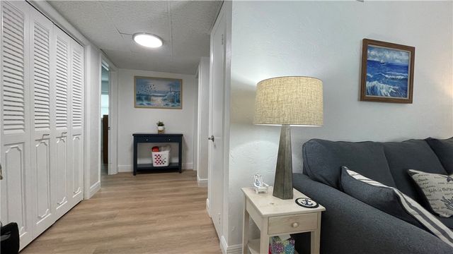 923 22nd Place 106, Vero Beach, FL 32960