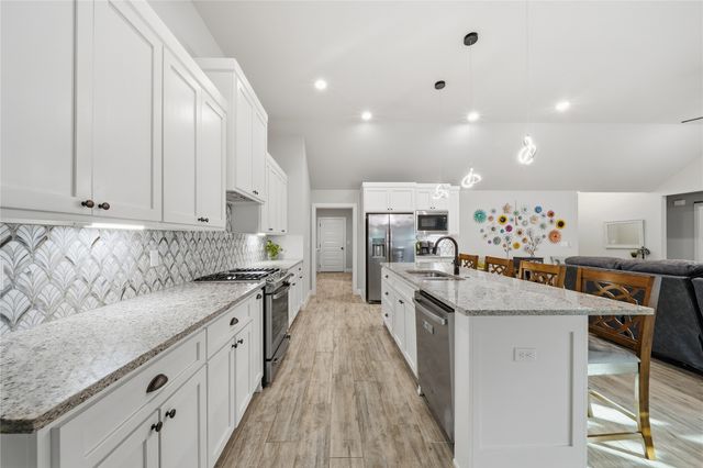 803 E Jacksonville Street, Broken Arrow, OK 74012