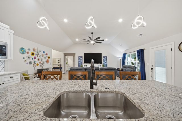 803 E Jacksonville Street, Broken Arrow, OK 74012