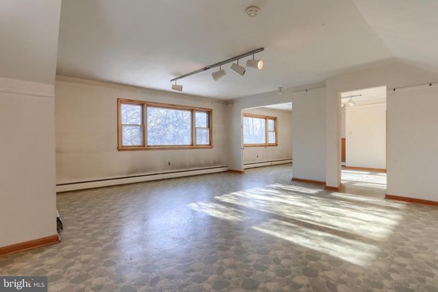 514 HOCKERSVILLE RD, Hershey, PA 17033