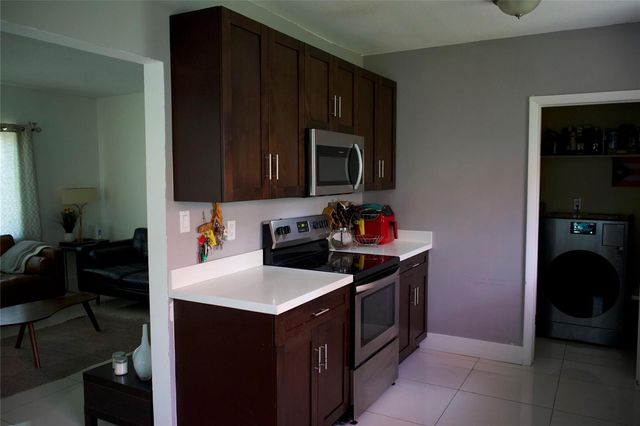 11150 Peachtree Drive, Miami, FL 33161