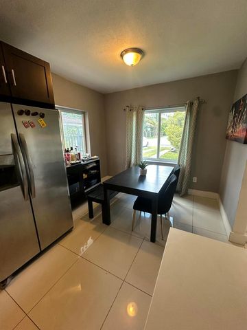 11150 Peachtree Drive, Miami, FL 33161