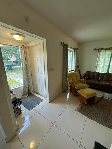11150 Peachtree Drive, Miami, FL 33161