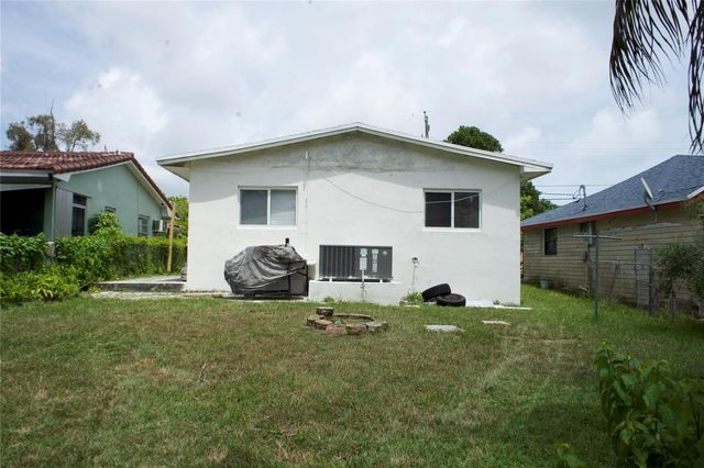 11150 Peachtree Drive, Miami, FL 33161