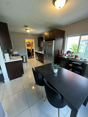 11150 Peachtree Drive, Miami, FL 33161