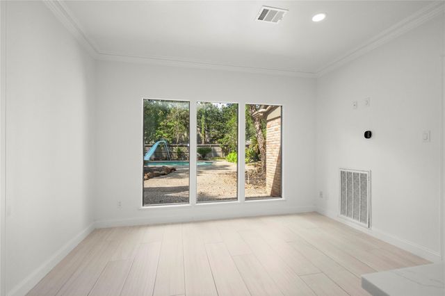 2103 Woodford Green Drive, Kingwood, TX 77339