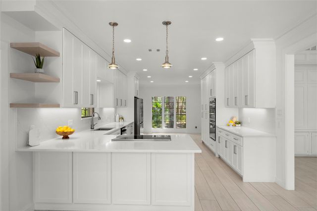 2103 Woodford Green Drive, Kingwood, TX 77339