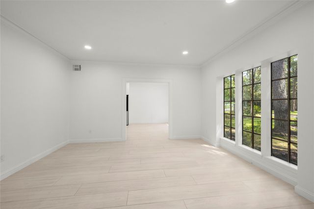2103 Woodford Green Drive, Kingwood, TX 77339