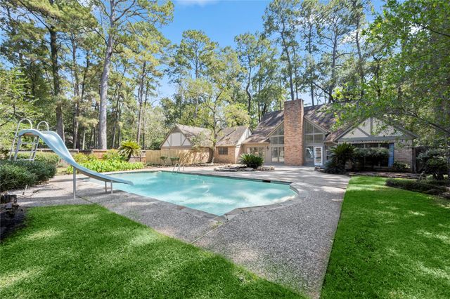 2103 Woodford Green Drive, Kingwood, TX 77339