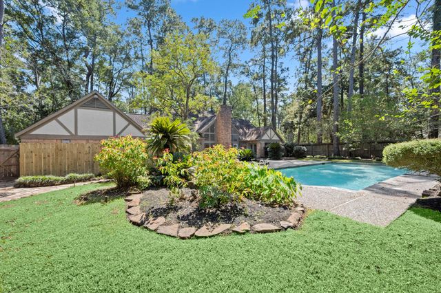 2103 Woodford Green Drive, Kingwood, TX 77339