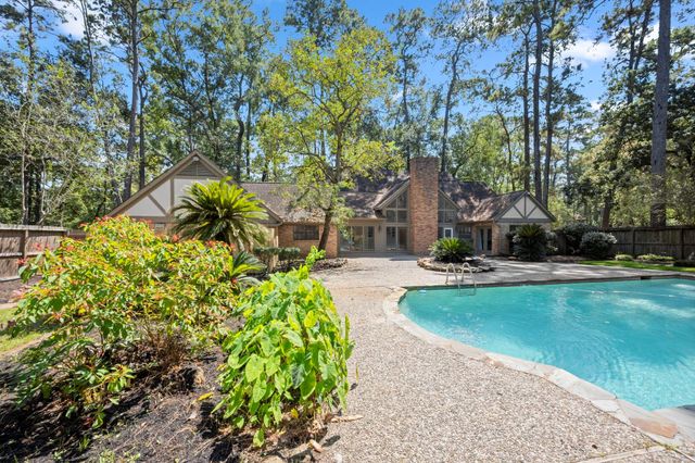 2103 Woodford Green Drive, Kingwood, TX 77339