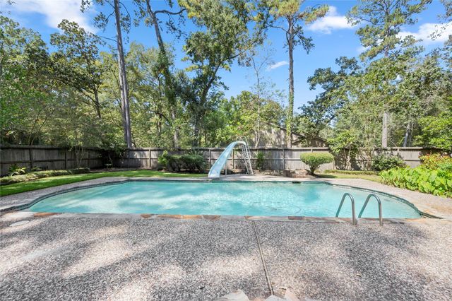 2103 Woodford Green Drive, Kingwood, TX 77339