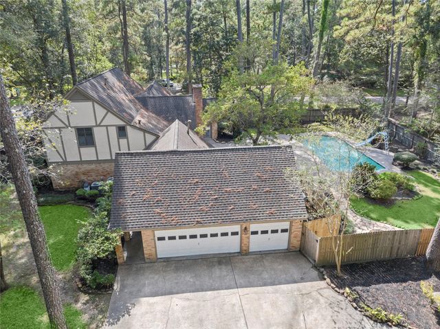 2103 Woodford Green Drive, Kingwood, TX 77339