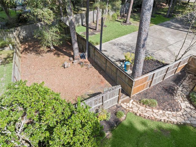2103 Woodford Green Drive, Kingwood, TX 77339