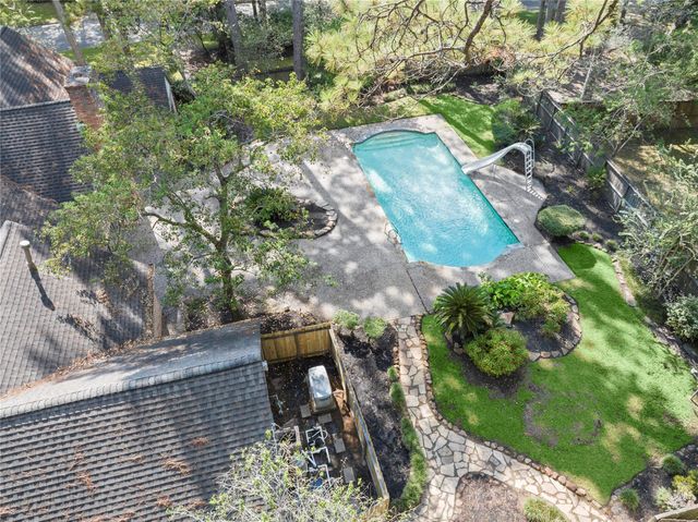 2103 Woodford Green Drive, Kingwood, TX 77339
