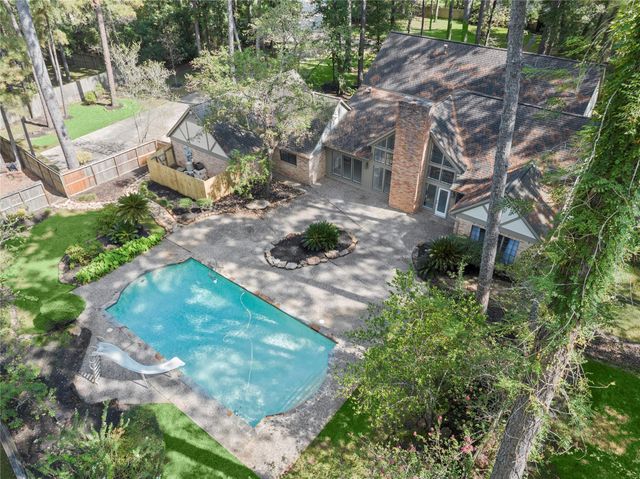 2103 Woodford Green Drive, Kingwood, TX 77339