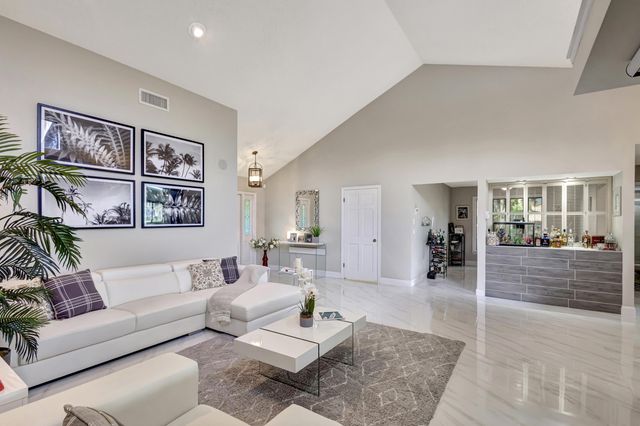 12870 La Rochelle Circle, Palm Beach Gardens, FL 33410