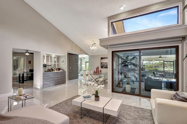 12870 La Rochelle Circle, Palm Beach Gardens, FL 33410