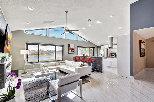 12870 La Rochelle Circle, Palm Beach Gardens, FL 33410