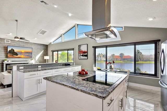 12870 La Rochelle Circle, Palm Beach Gardens, FL 33410