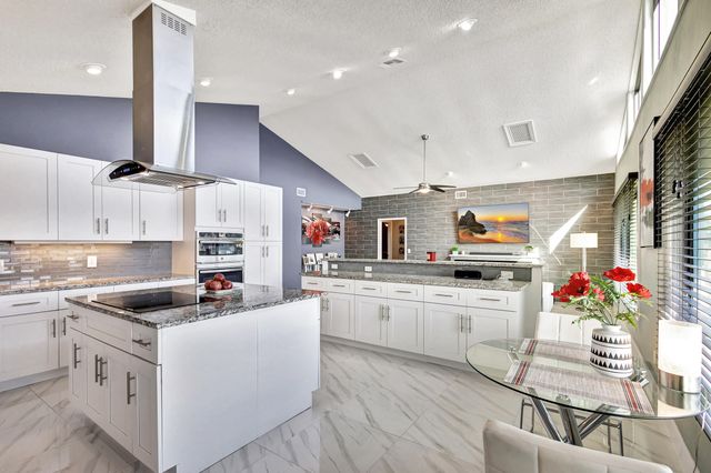 12870 La Rochelle Circle, Palm Beach Gardens, FL 33410