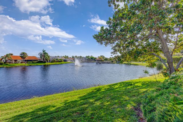 12870 La Rochelle Circle, Palm Beach Gardens, FL 33410