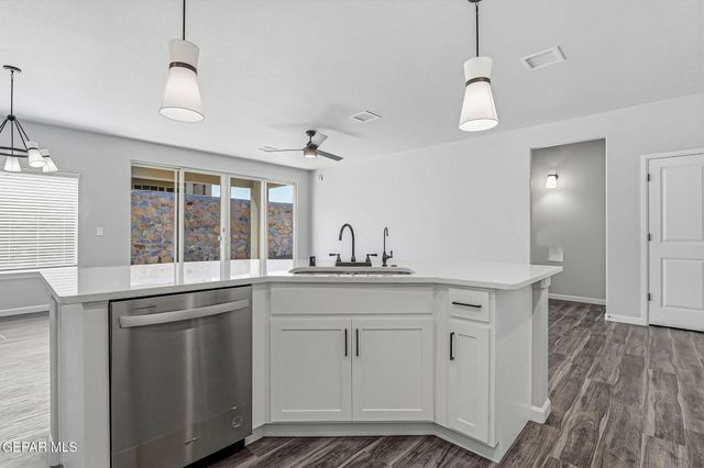 6070 ZINC HILL Street, Santa Teresa, NM 88008