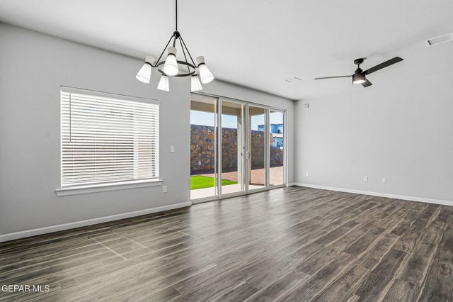 6070 ZINC HILL Street, Santa Teresa, NM 88008