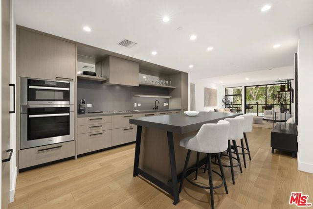 10777 Wilshire Boulevard 207, Los Angeles, CA 90024