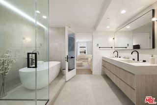 10777 Wilshire Boulevard 207, Los Angeles, CA 90024