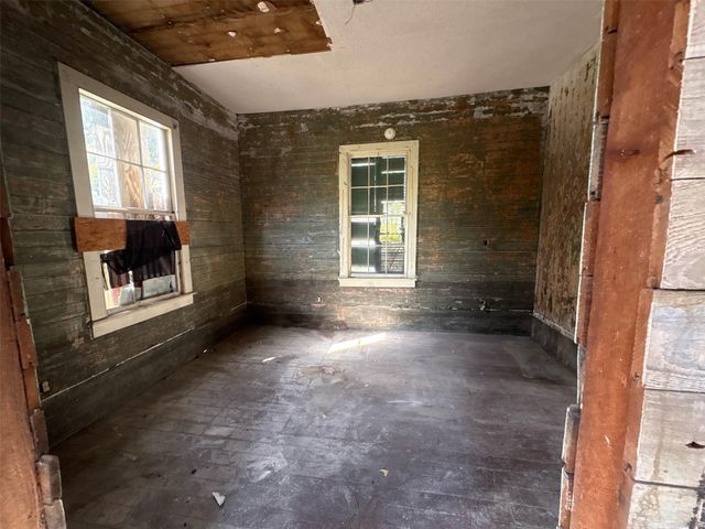 1220 34th Street, Galveston, TX 77550