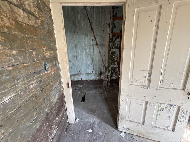 1220 34th Street, Galveston, TX 77550