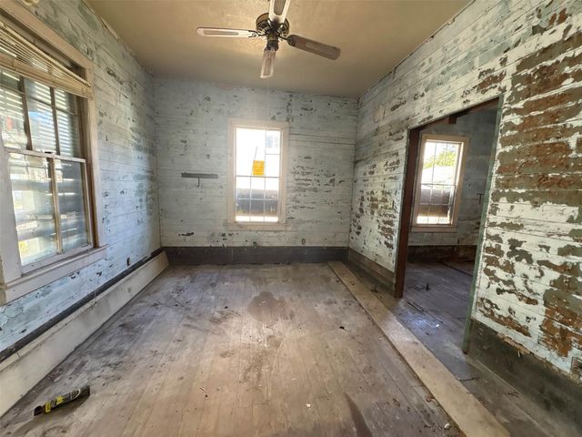 1220 34th Street, Galveston, TX 77550